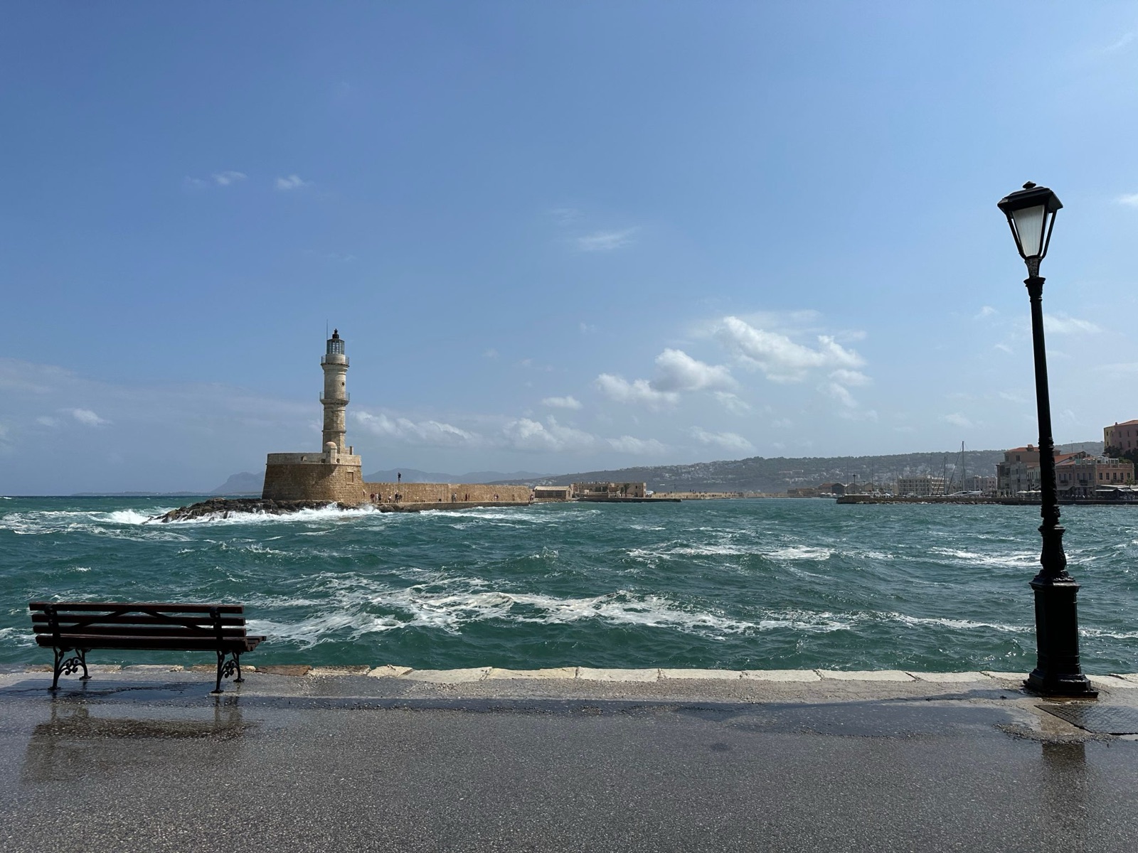 De Venetiaanse haven van Chania op Kreta