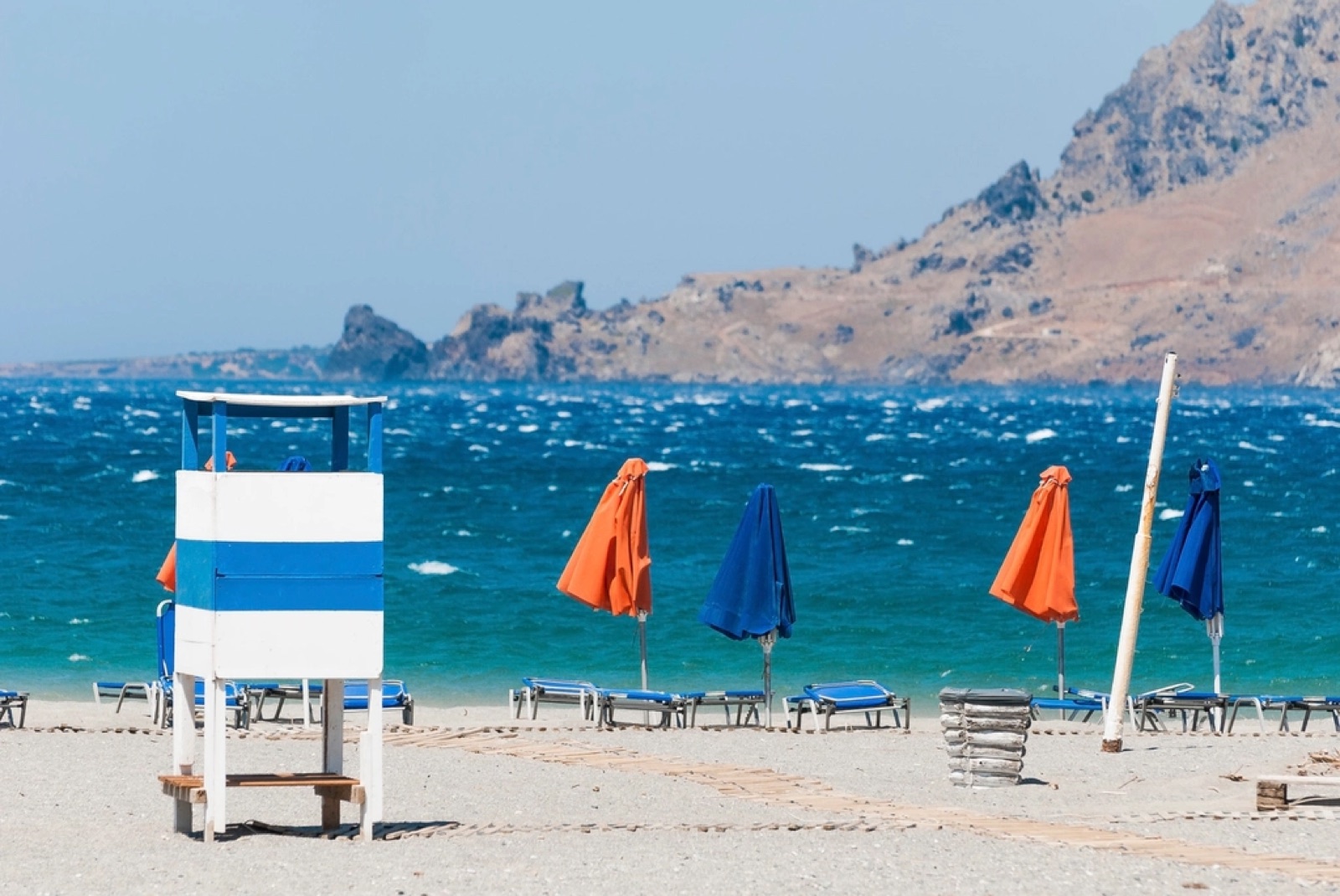 Helder water in een baai op Kreta