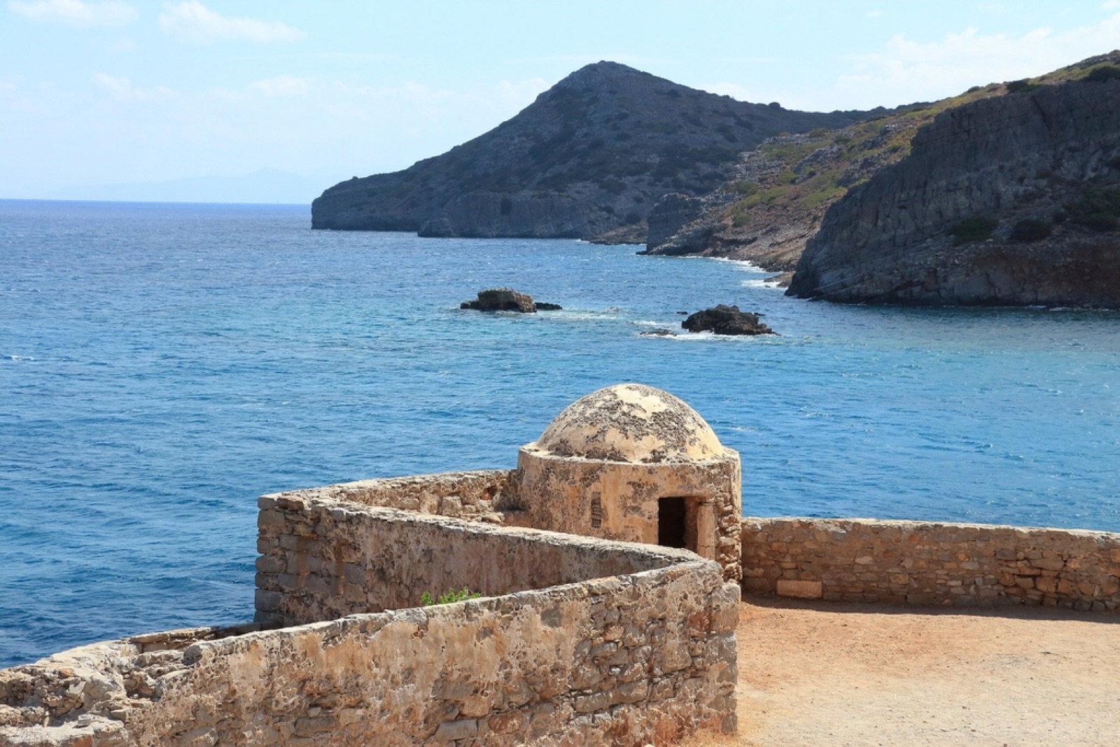 Het eiland Spinalonga in de baai van Mirabello